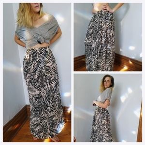 Black and white print maxi skirt